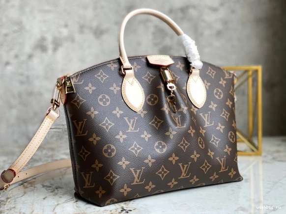 WIS LOUIS BOÉTIE PM VUITTON 0715